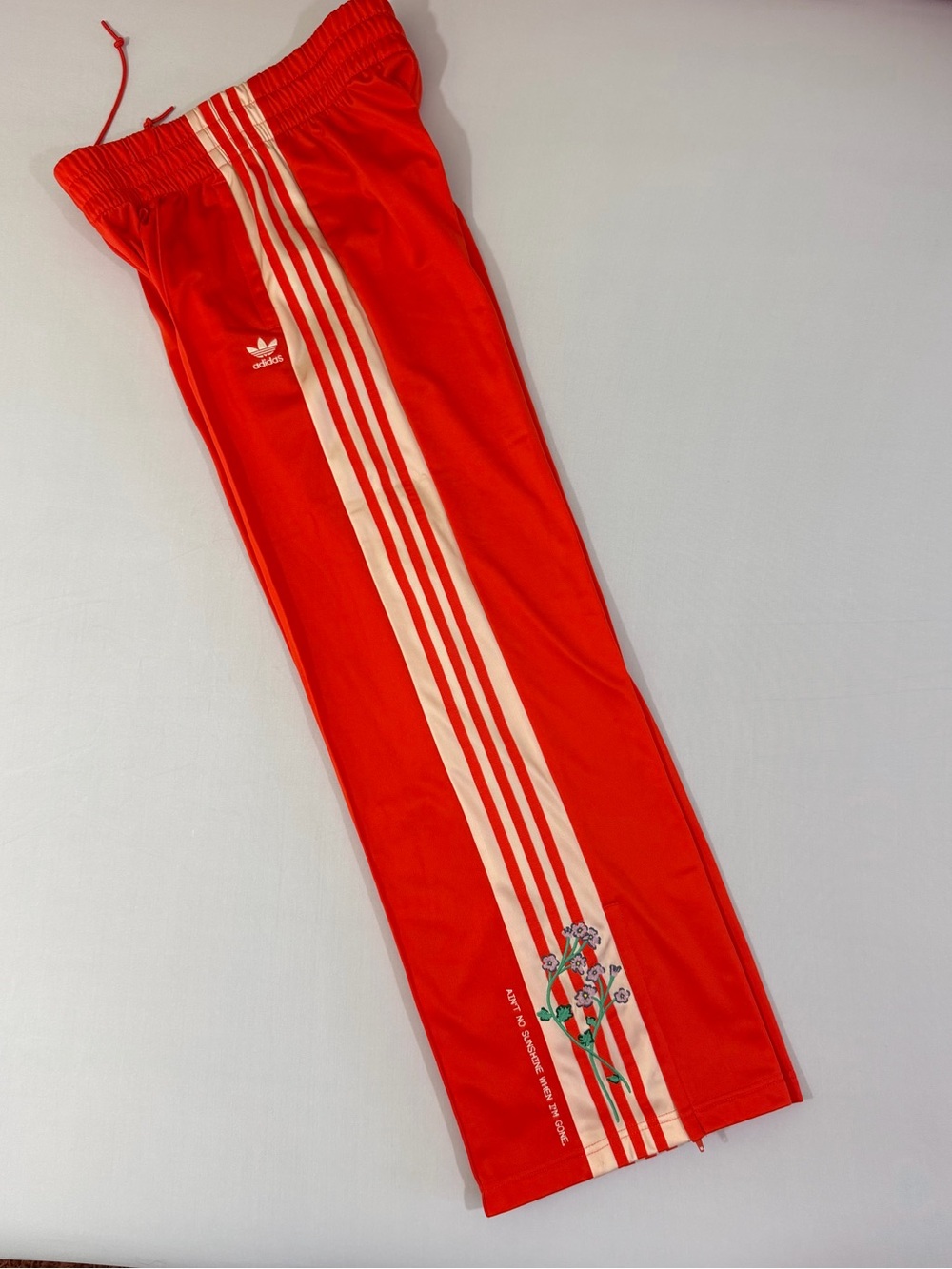 šRARE Adidas Originals Aināt No Sunshine When Iām Gone Floral Track Set NWT/NWOT - Picture 6 of 15